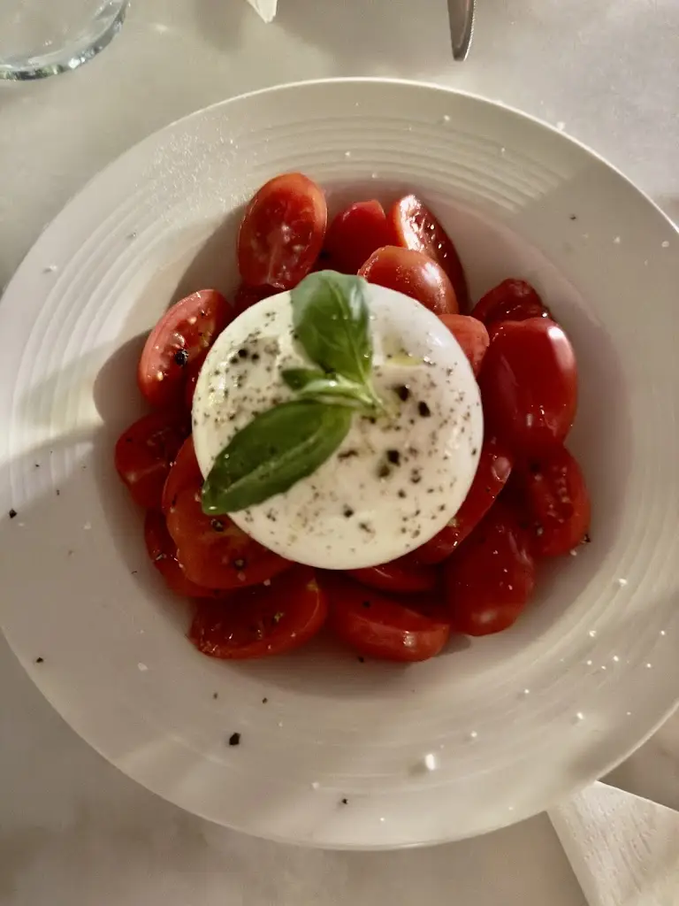 Rica Riccardi_Khalándrion_slider_image_3