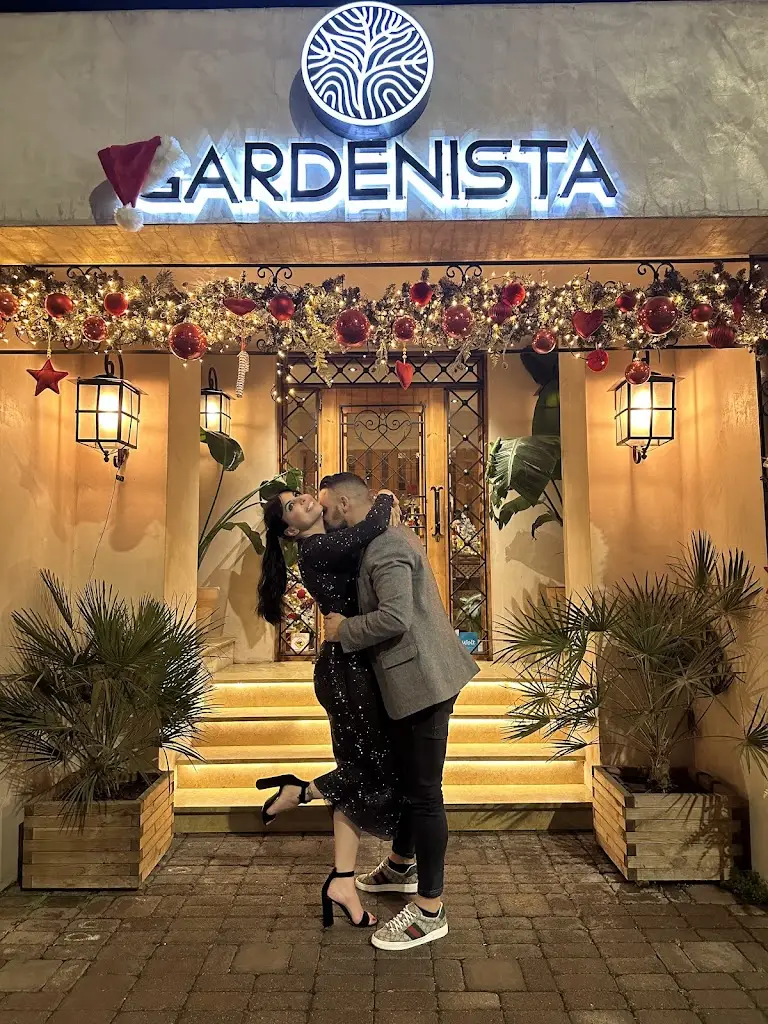 Gardenista Restaurant in Khalándrion