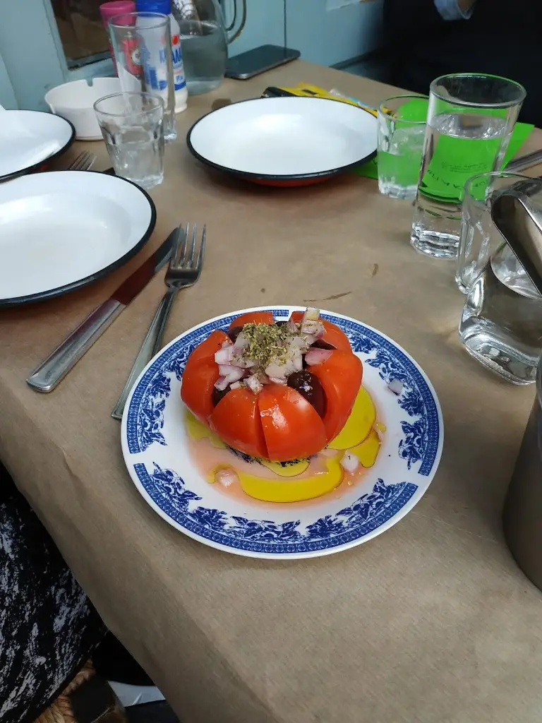 Mpakalotaverna_Khalándrion_slider_image_2