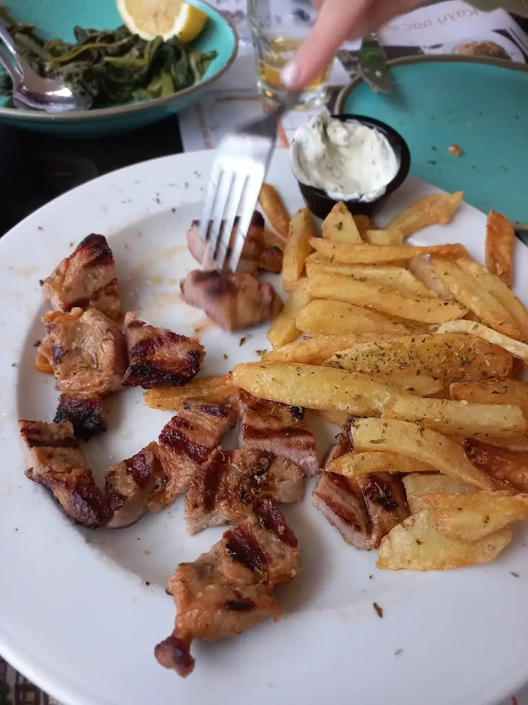 konstantinos tourk_To scholarchio tis kipselis_Kipséli_review