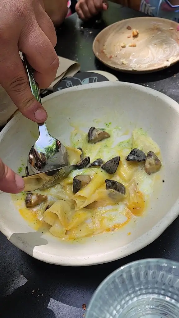 Dylan_Kipséli_slider_image_2