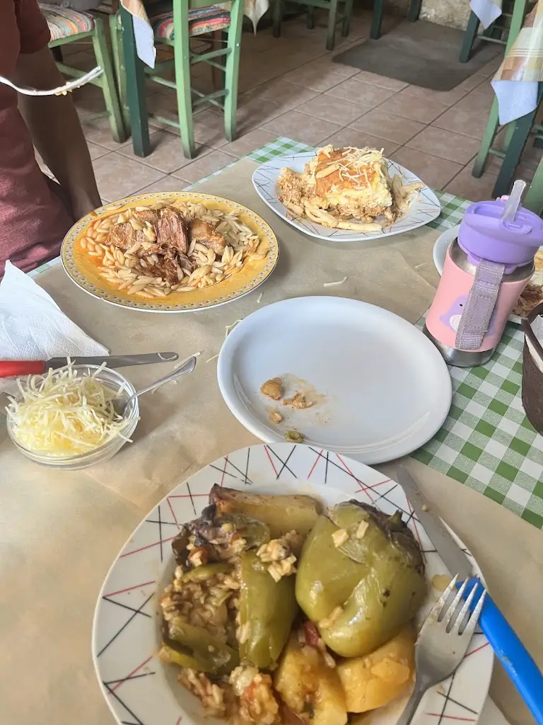 Marcella Carpenter_To 5alepto IVROU PARASKEVI TOU CHARALAMPOUS_Kipséli_Bewertung