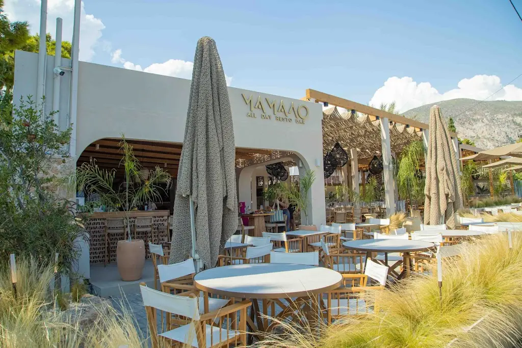 MAMALO all day resto beach bar Restaurant in Kinéta