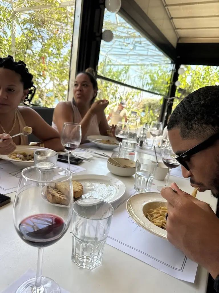 Alexis Howard_Kavos Restaurant Cafe_Kinéta_review