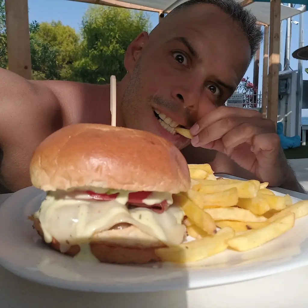 Menu_Pebble Beach Bar Kineta_Kinéta_image_5