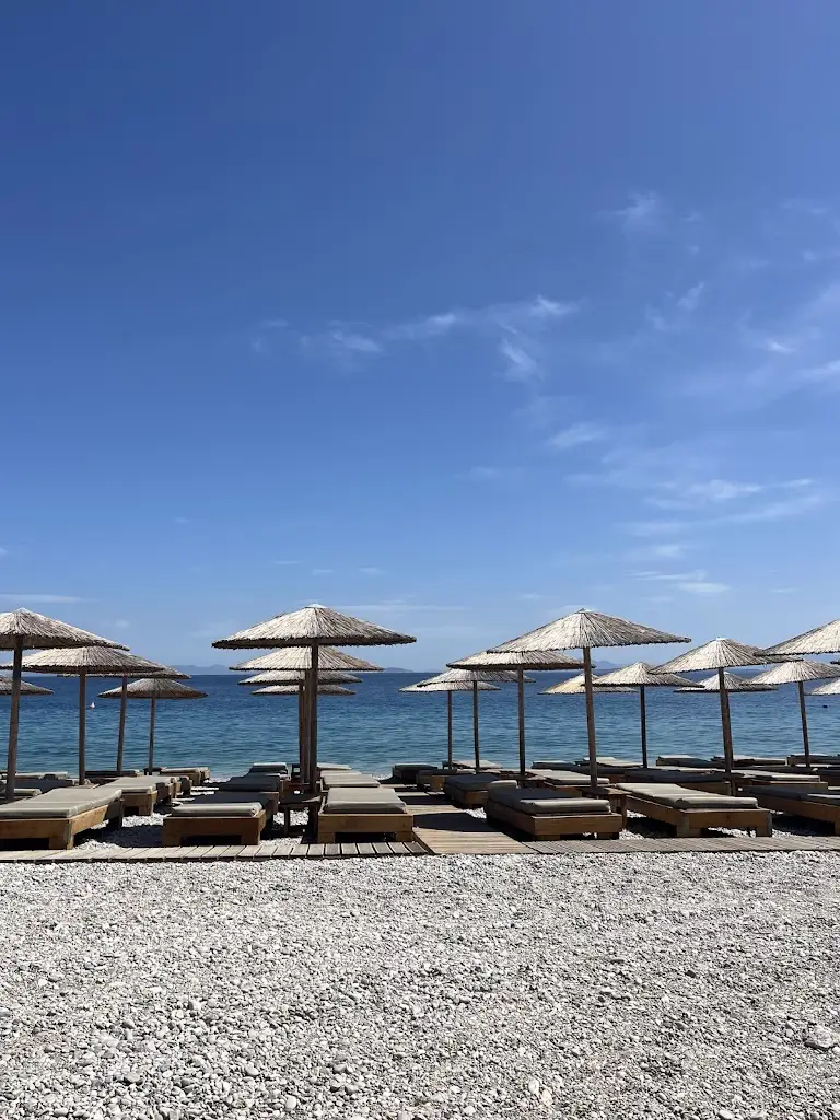 Joost Nouwen_Pebble Beach Bar Kineta_Kinéta_review