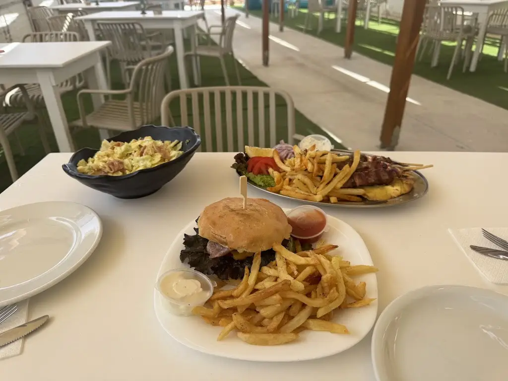 Pebble Beach Bar Kineta_Kinéta_slider_image_3