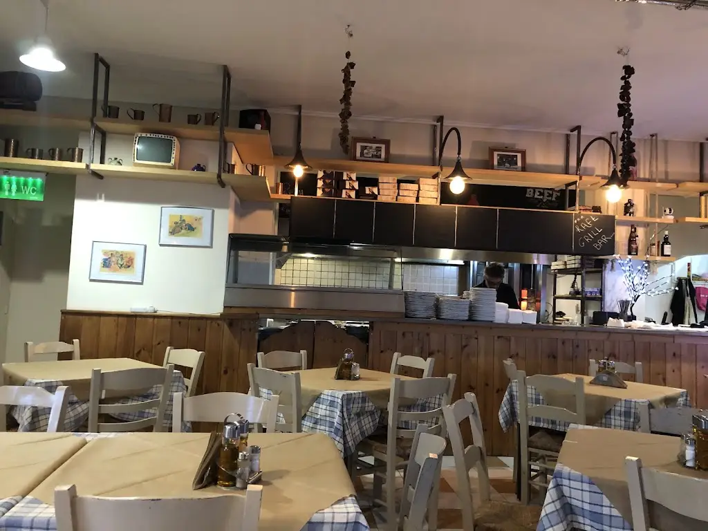 Raft Grill Bar Restaurant in Kinéta