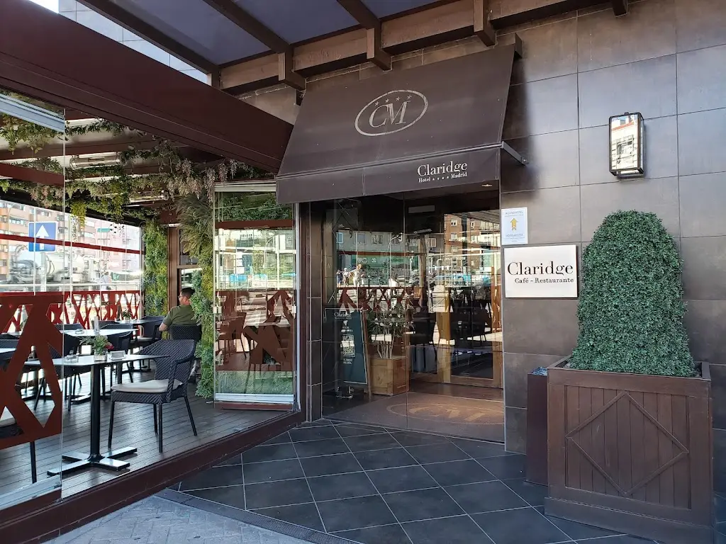 Γύρος του Ασυρμάτου Restaurant in Agios Dimitrios