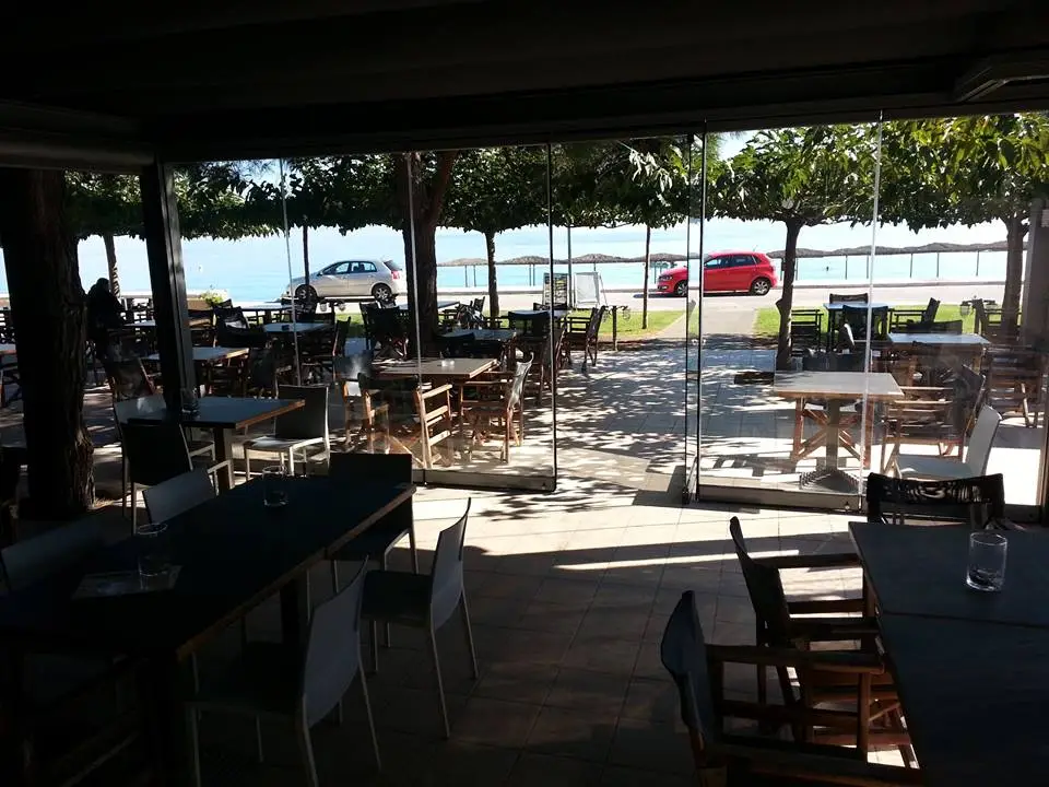 Loubier Summer Club Restaurant in Kinéta