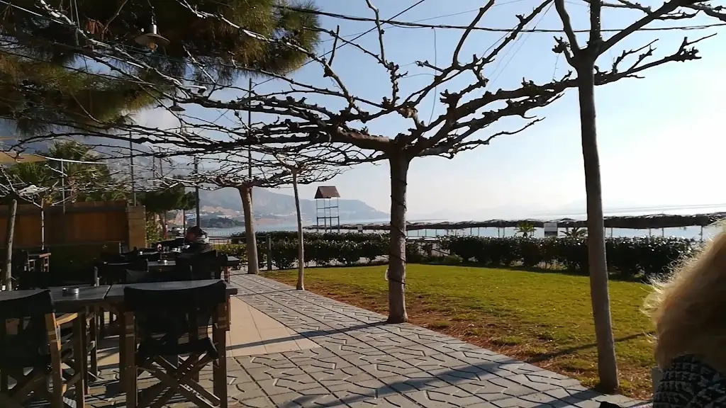 Loubier Summer Club_Kinéta_slider_image_2