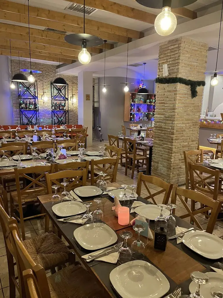 Trattoria Famiglia Restaurant in Koropí