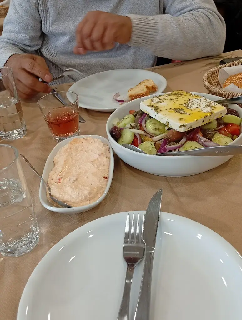 Δημητρα Δημητροπουλου_Ταβέρνα Η Ουσία - Greek Restaurant I Ousia_Koropí_review