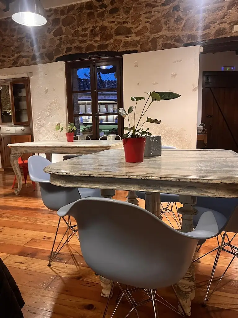 EIRINI KAT_Dante's_Koropí_Bewertung