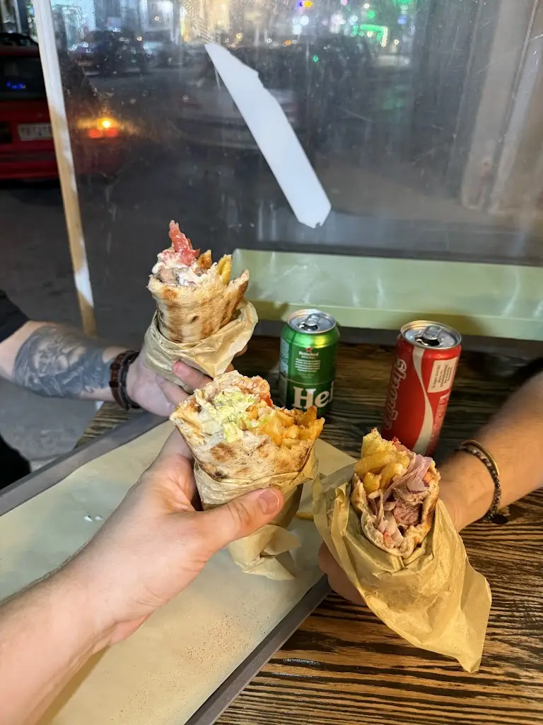 Conrad Maximilian Brożek_Στο Πόδι_Koropí_Bewertung