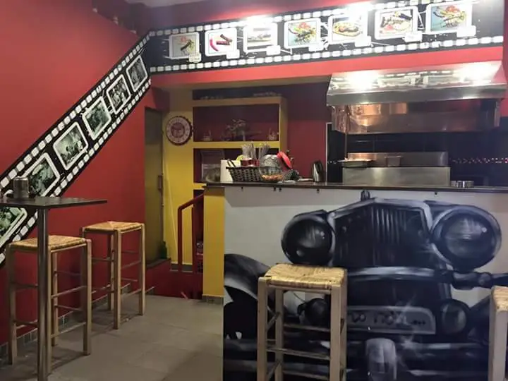 Στο Πόδι Restaurant in Koropí