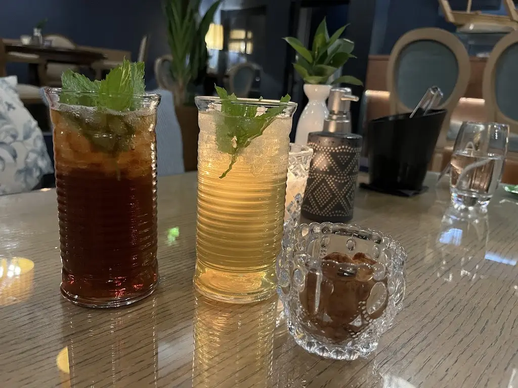 Theone Kanes_Malt Fine Dining & Spirits_Korydallós_avis