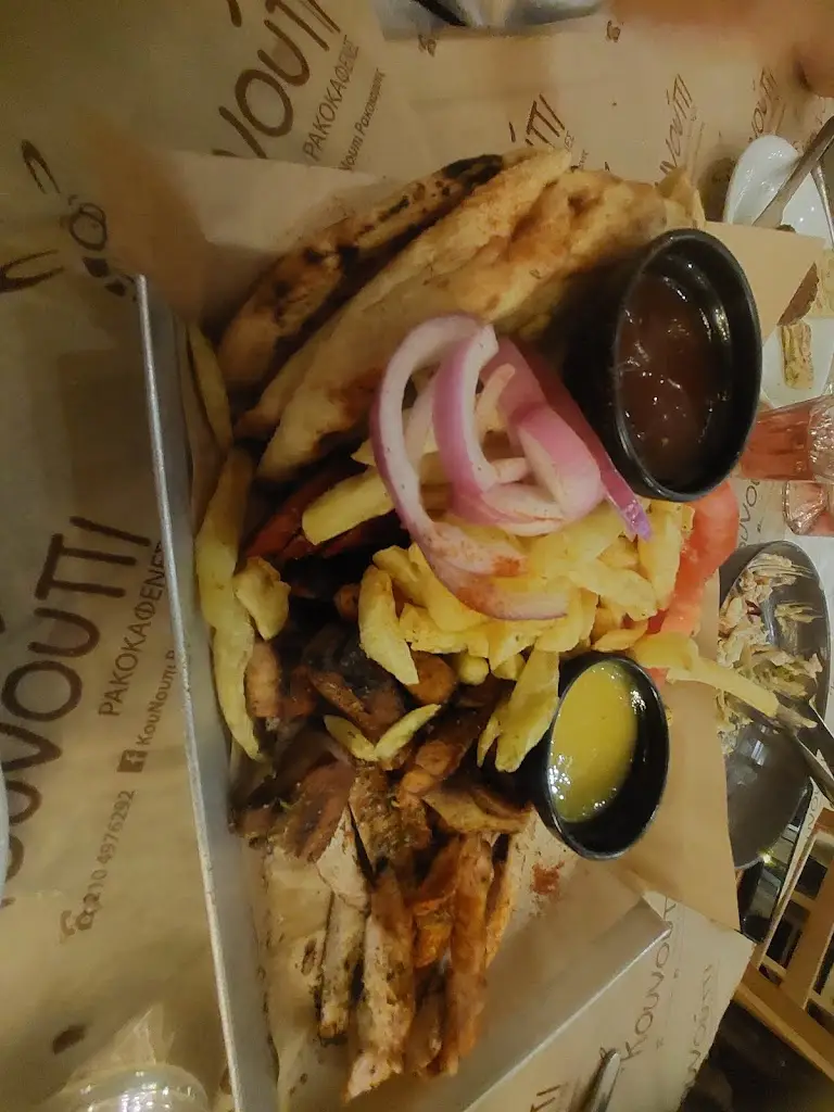 Yousef Abdulrahim_Kounoupi Rakokafenes_Korydallós_Bewertung