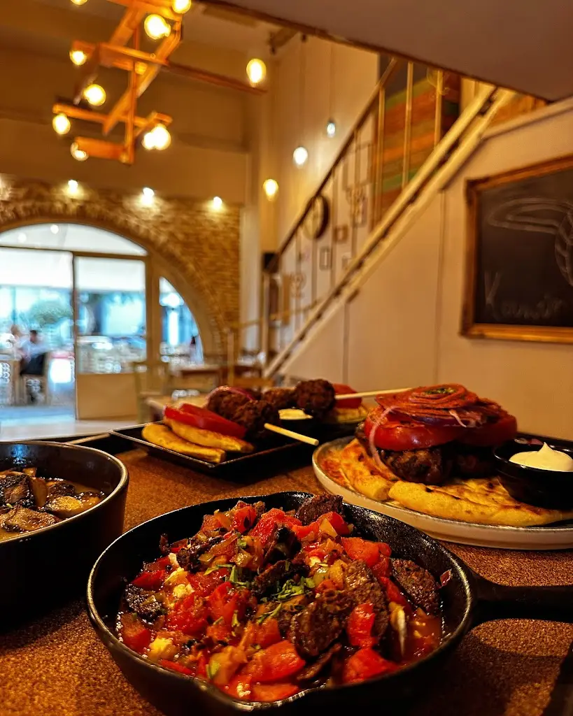 Kounoupi Rakokafenes_Korydallós_slider_image_3