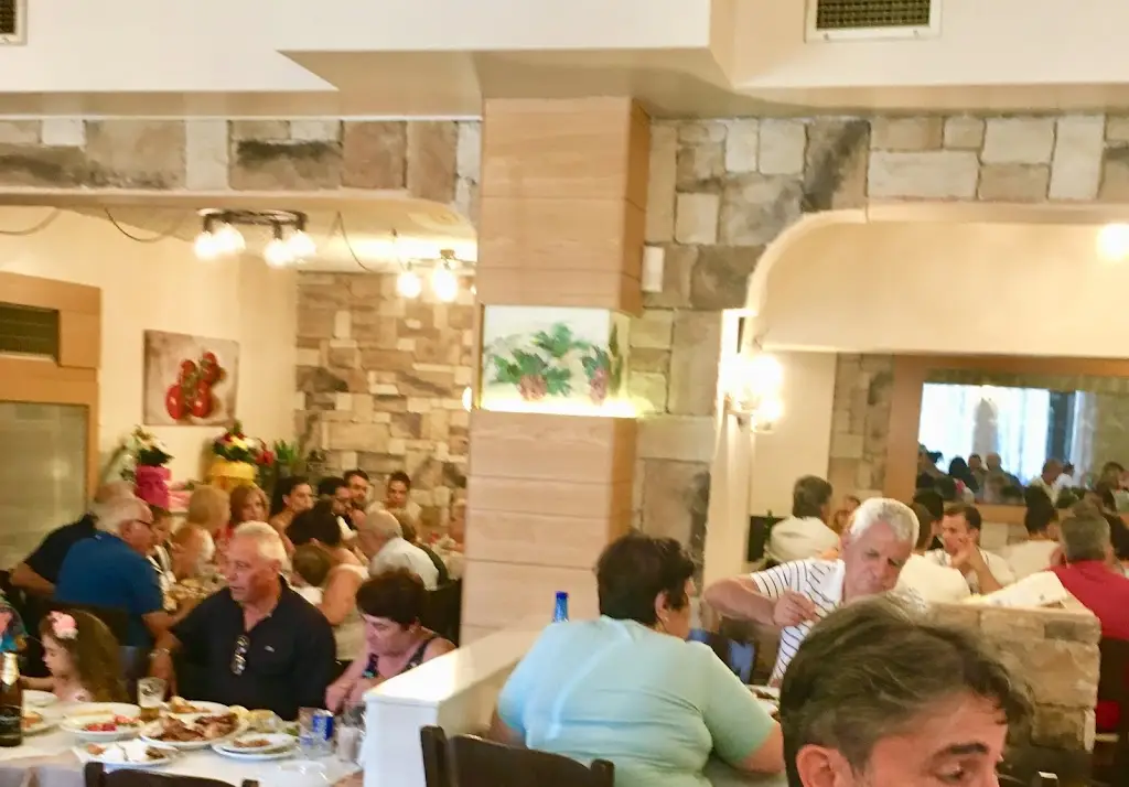 Eri Ερη_Tavern O Vasilis_Korydallós_review