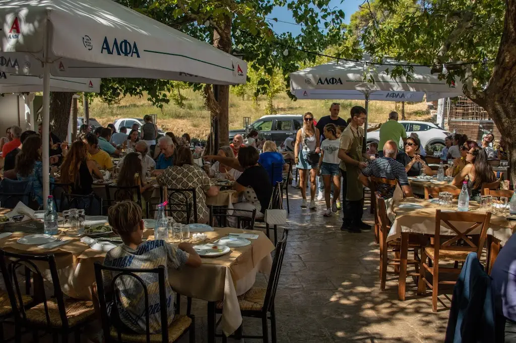 Αγράμπελη - Παραδοσιακή Ταβέρνα_Kryonéri_slider_image_2