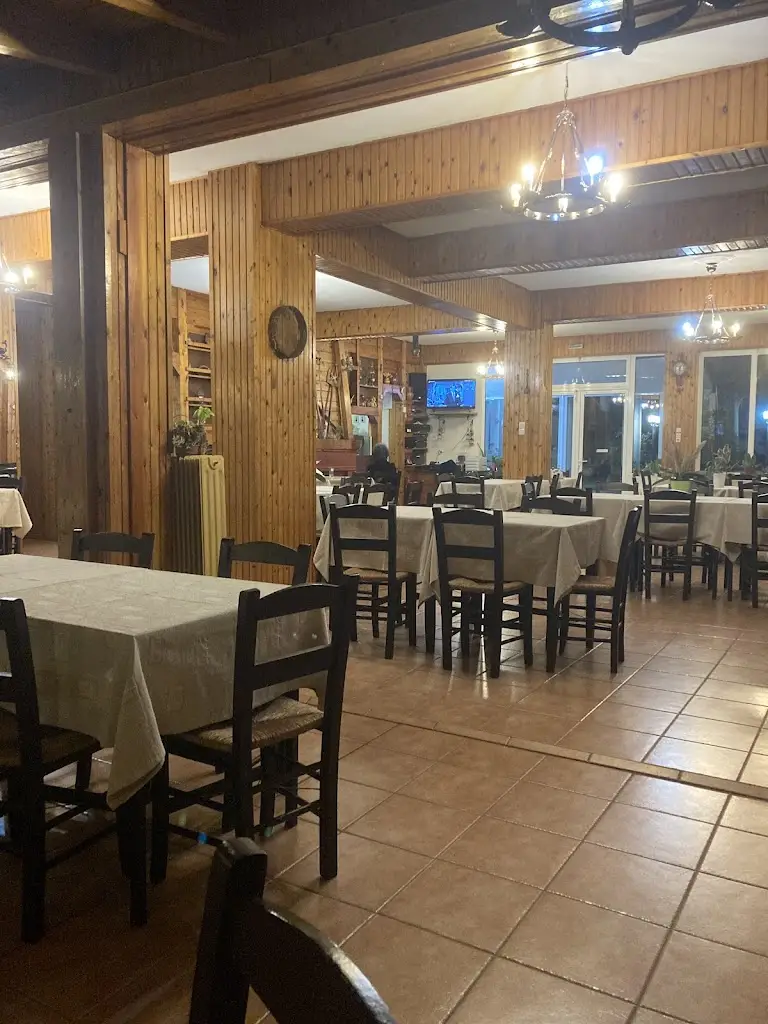 Emmanouil Pramateftakis_Τα Νούφαρα_Kryonéri_review