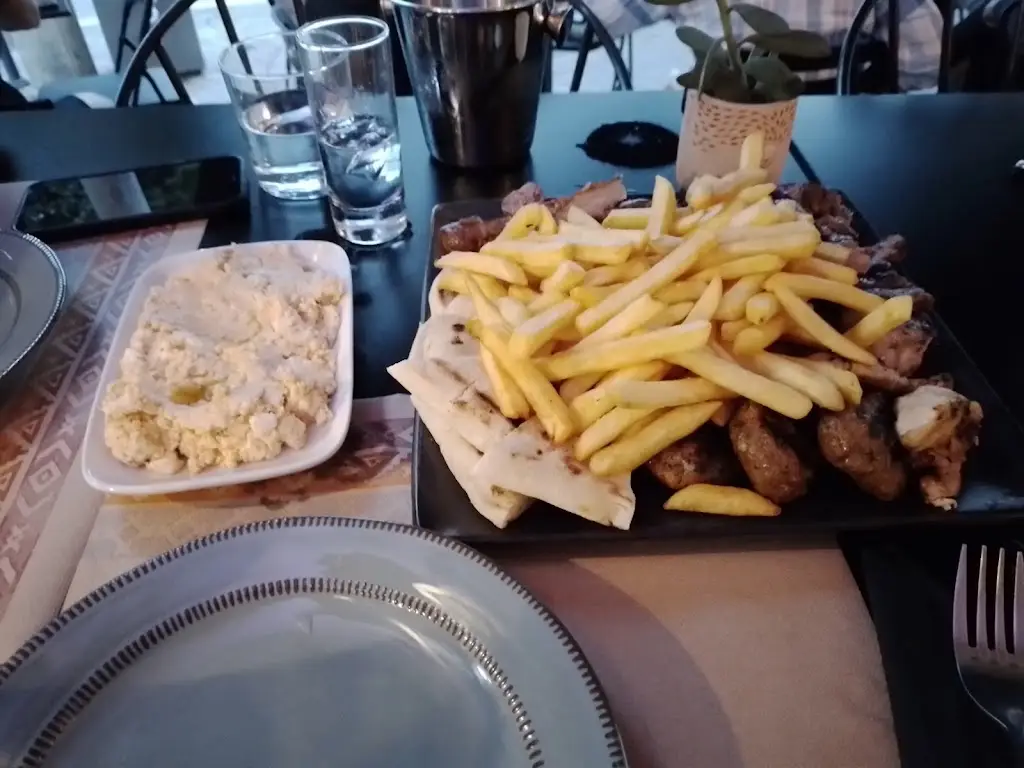 ΓΙΑΝΝΗΣ ΝΕΣΤΩΡ_Fluxus_Kryonéri_review