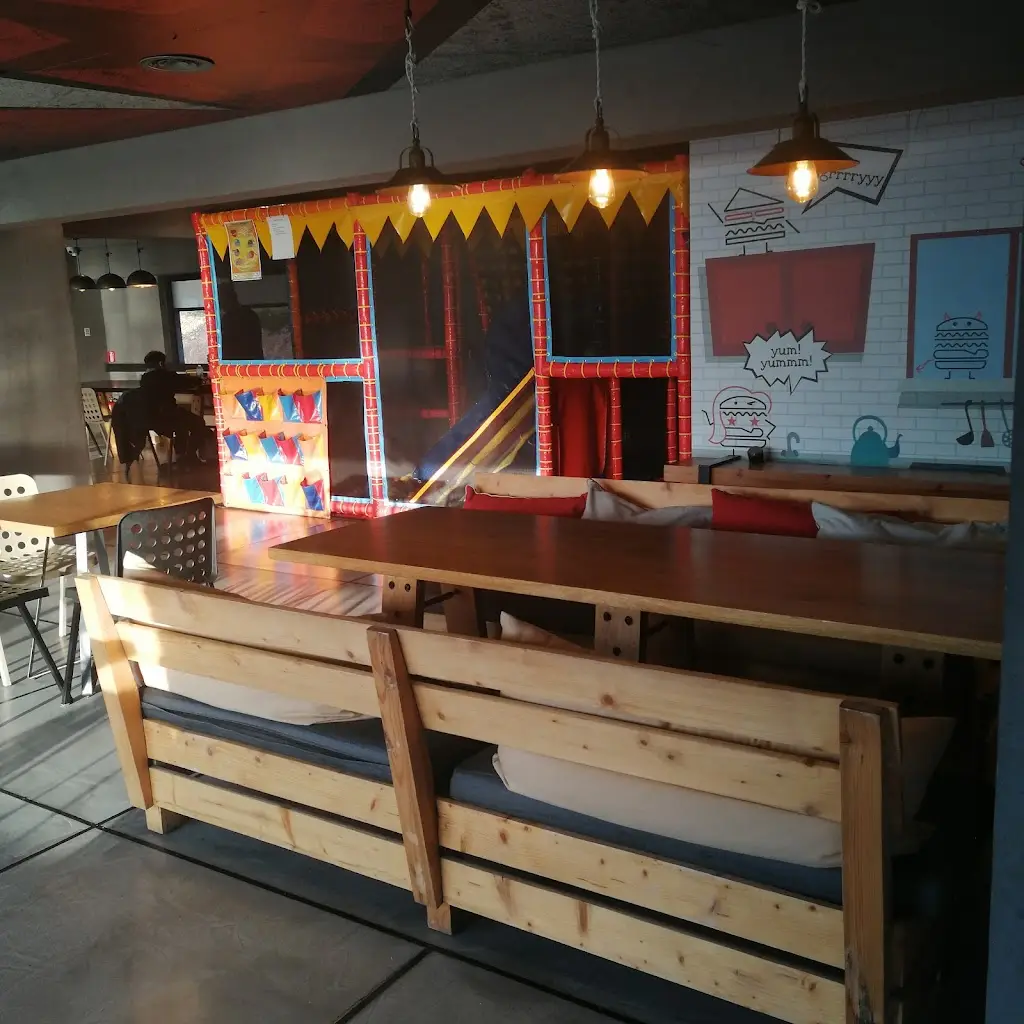 Steve Nicks_Goody's Burger House_Kryonéri_review