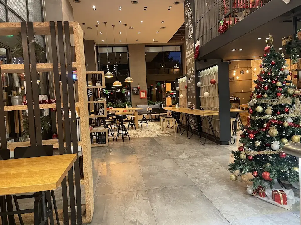 Olga_Goody's Burger House_Kryonéri_review