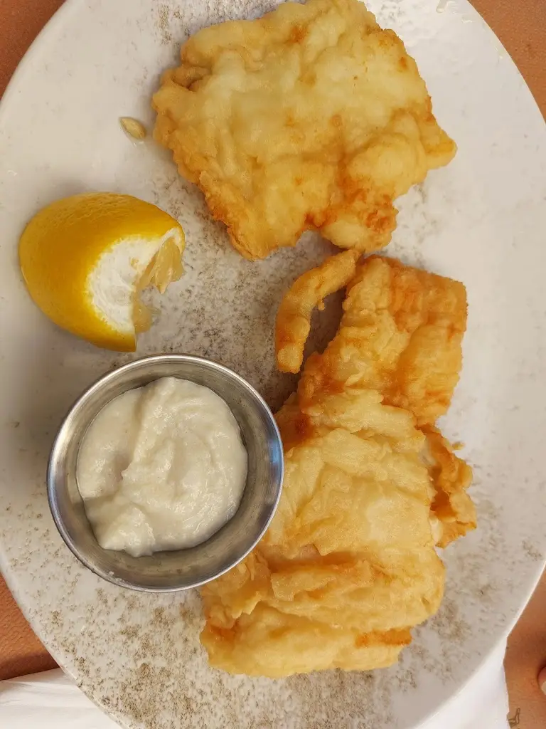 Spiros Kakos_The Port_Lávrio_Bewertung