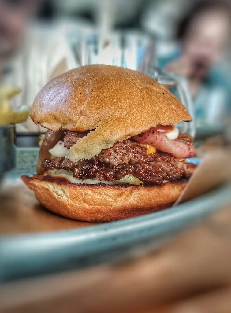 Rom Sarelis_Koutsi Katsika_Lávrio_review