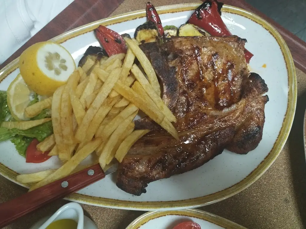 Artemis Tavern Lavrio Sounio_Lávrio_slider_image_3