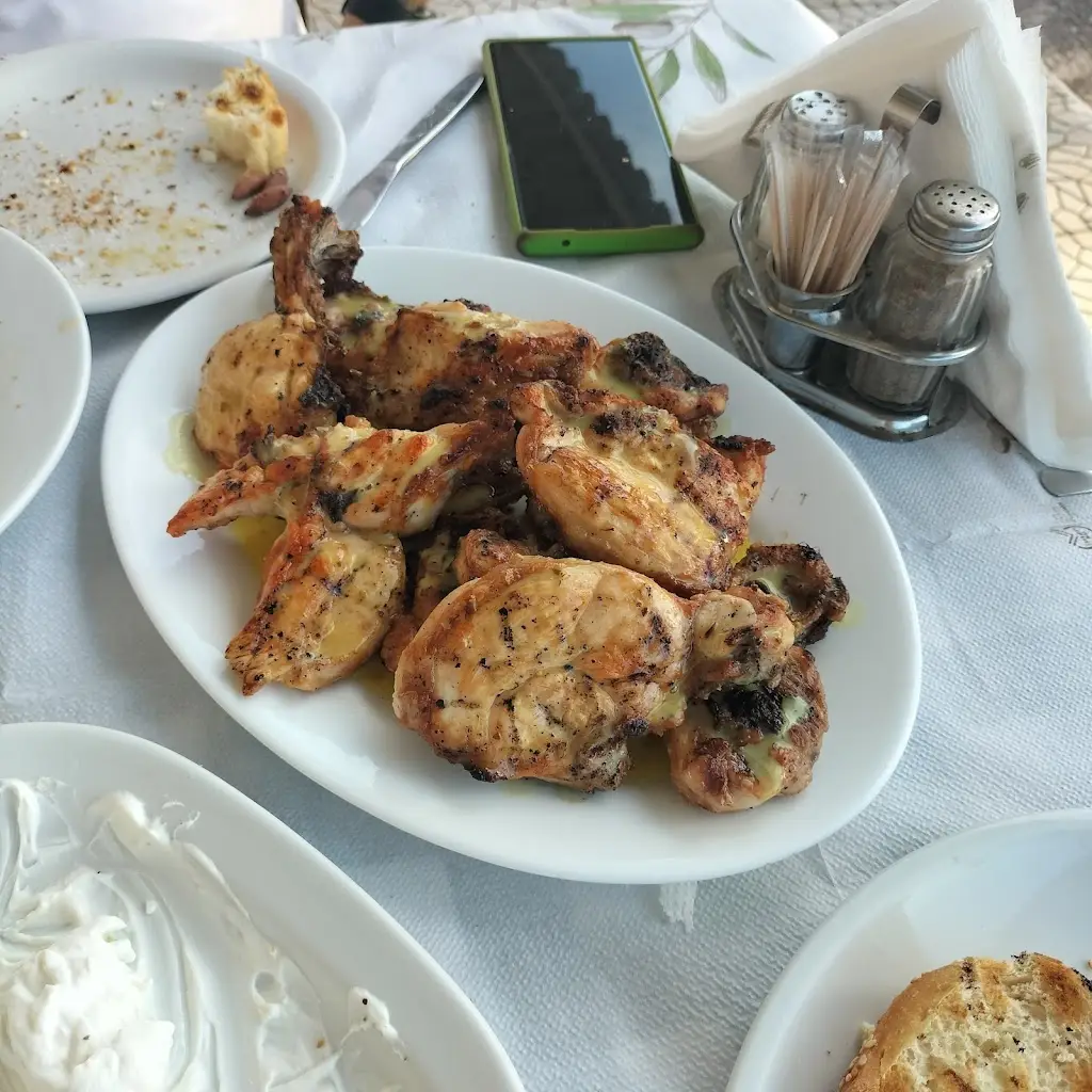 Menu_O Veloudos_Lávrio_imagen_3