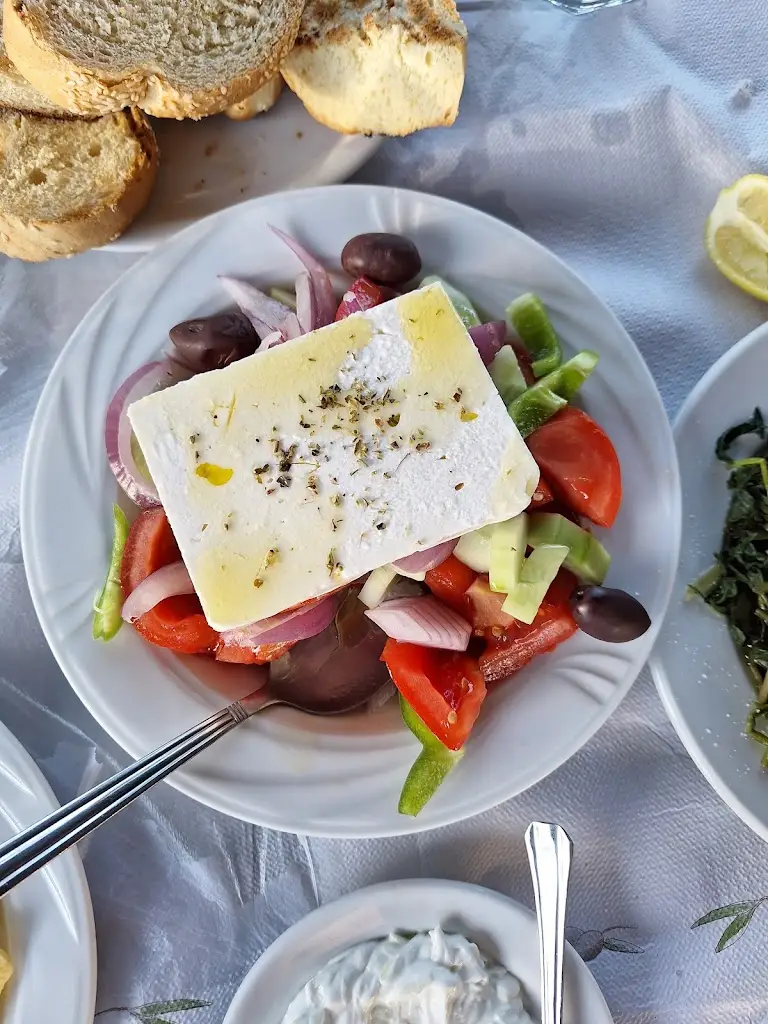 O Veloudos_Lávrio_slider_image_2