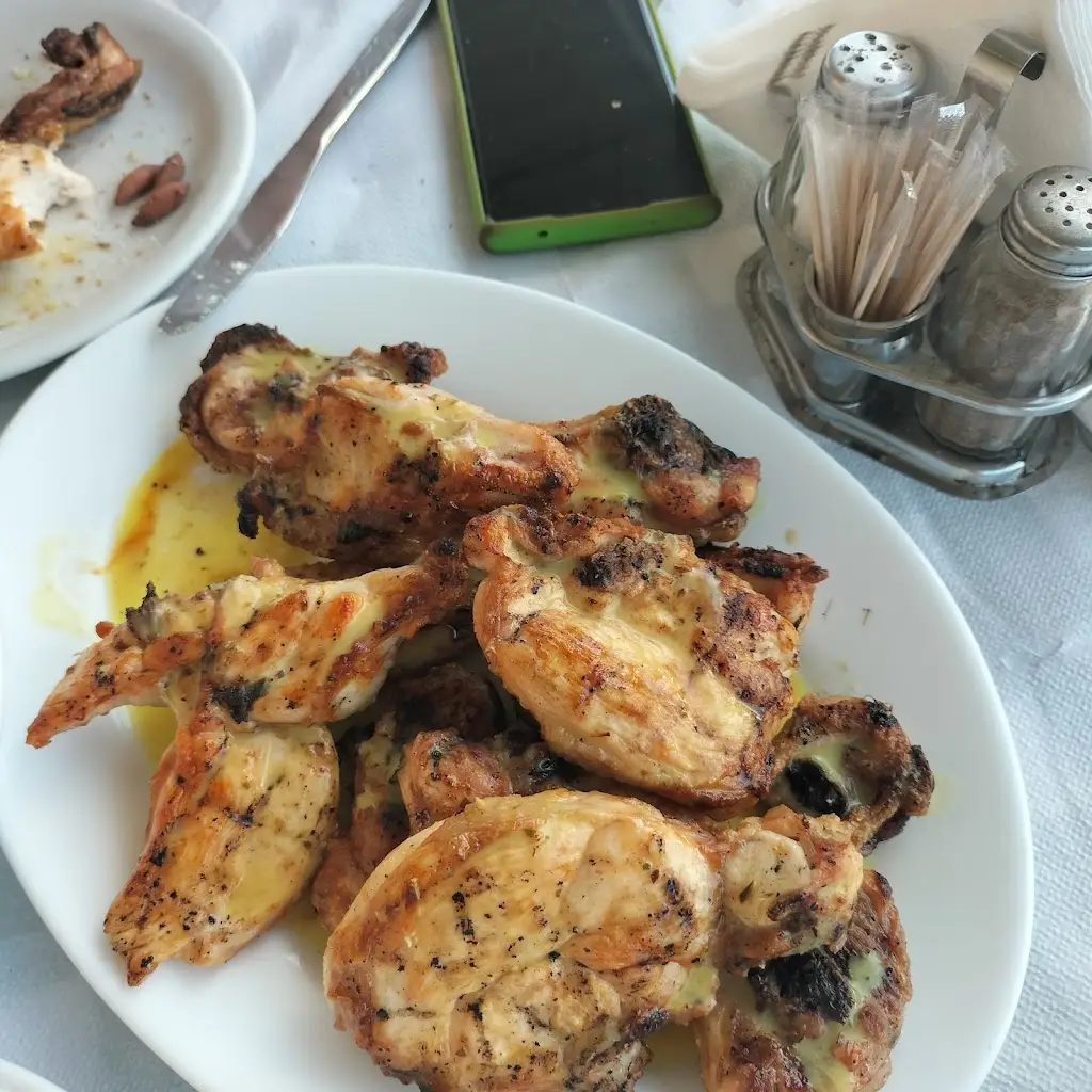 O Veloudos_Lávrio_slider_image_3