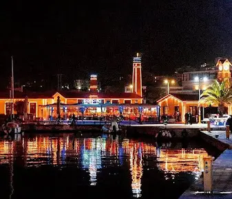 Petros Papadopoulos Η_Roloi Cafe Bar Restaurant_Lávrio_Bewertung