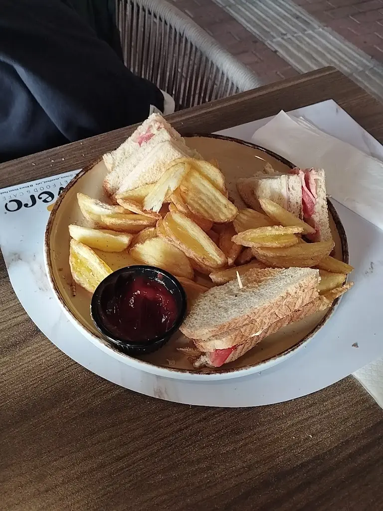 Menü_Rivero street food & cafe_Lávrio_Bild_6