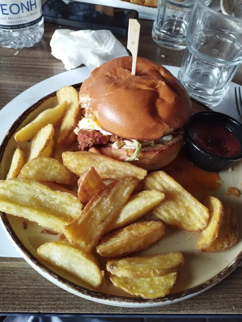 Menü_Rivero street food & cafe_Lávrio_Bild_9