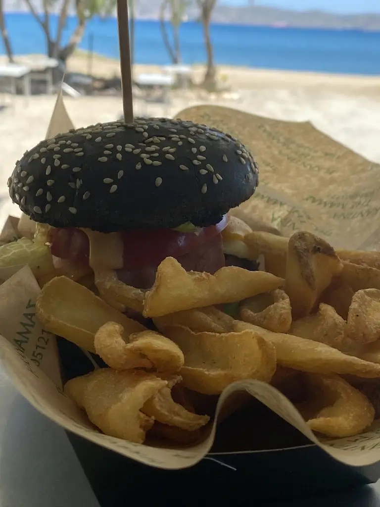 Mama's Canteen_Lávrio_slider_image_2