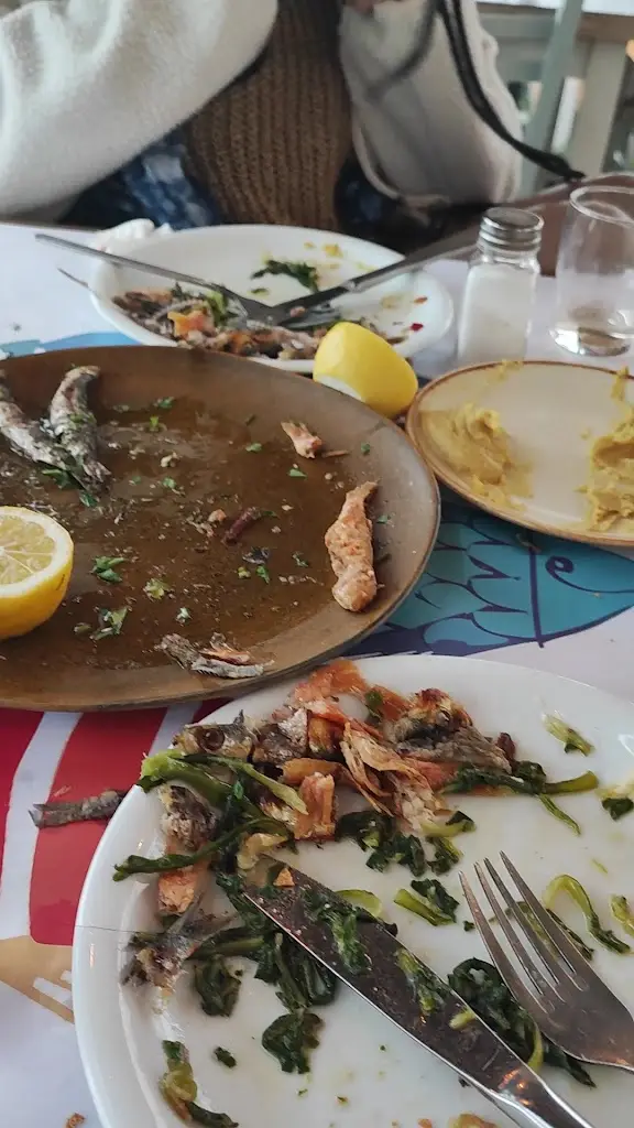 Psarou_Lávrio_slider_image_2