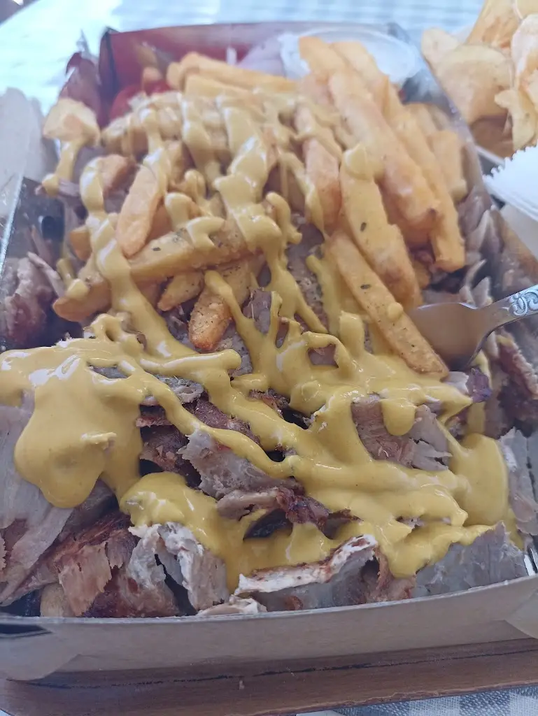 Stavros Gerakaris_ΨΗΤΟΠΩΛΕΙΟ ΚΟΝΤΟΣ_Lávrio_avis