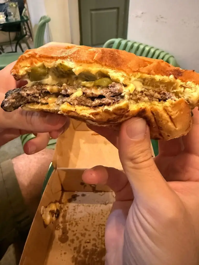 fil dryl_D'Alesius_Kýthira_review