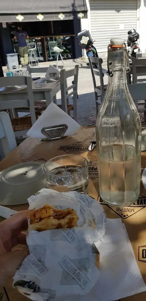 Andrei_ΜΟΥΣΤΑΡΔΟΜΕΛΟ ΜΟΝΤΕΡΝΟ ΨΗΤΟΠΩΛΕΙΟ_Agios Dimitrios_recensione