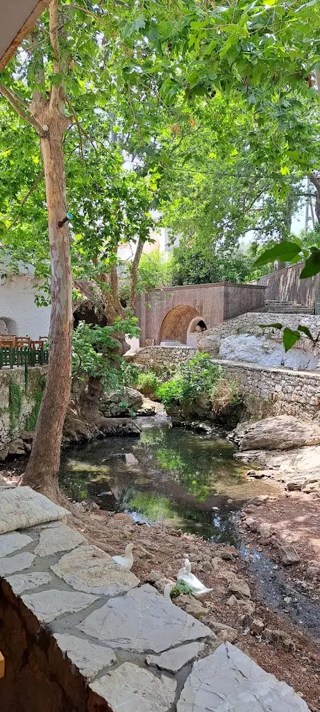 Christos Kazilas_casa sul lago_Kýthira_review