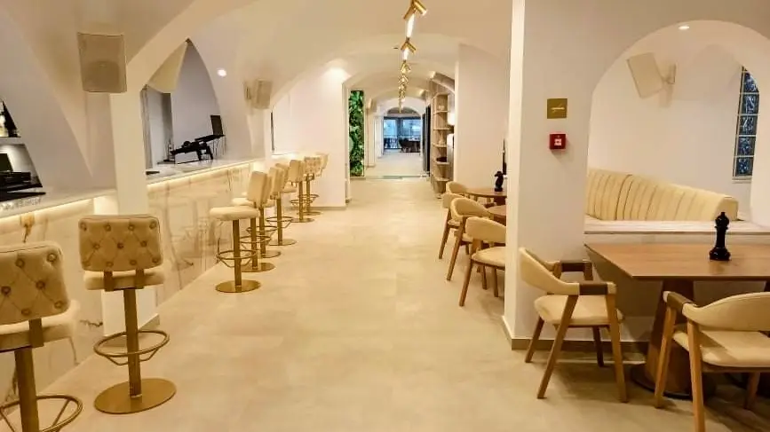 Kamares Multivenue Restaurant in Kýthira
