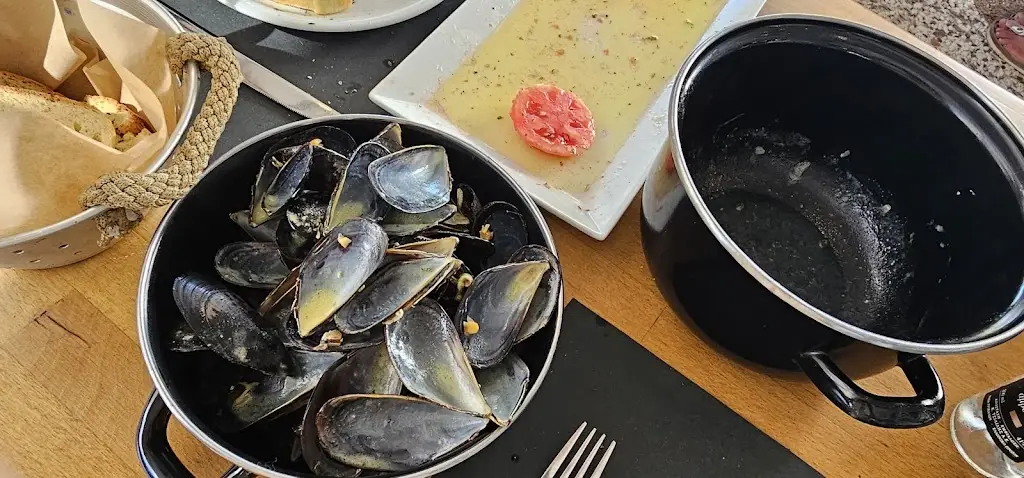 Polpo seafood_Agios Ioannis Rentis_slider_image_2