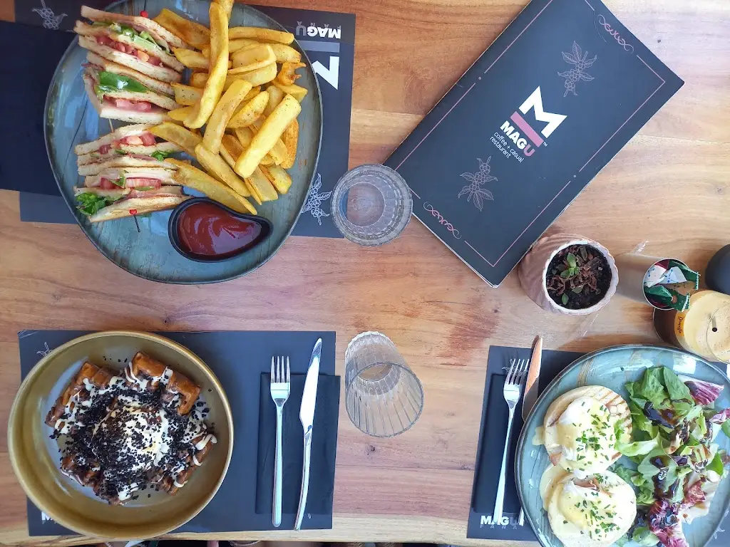 Aggeliki Daskalakis_MAGU_Lykóvrysi_review