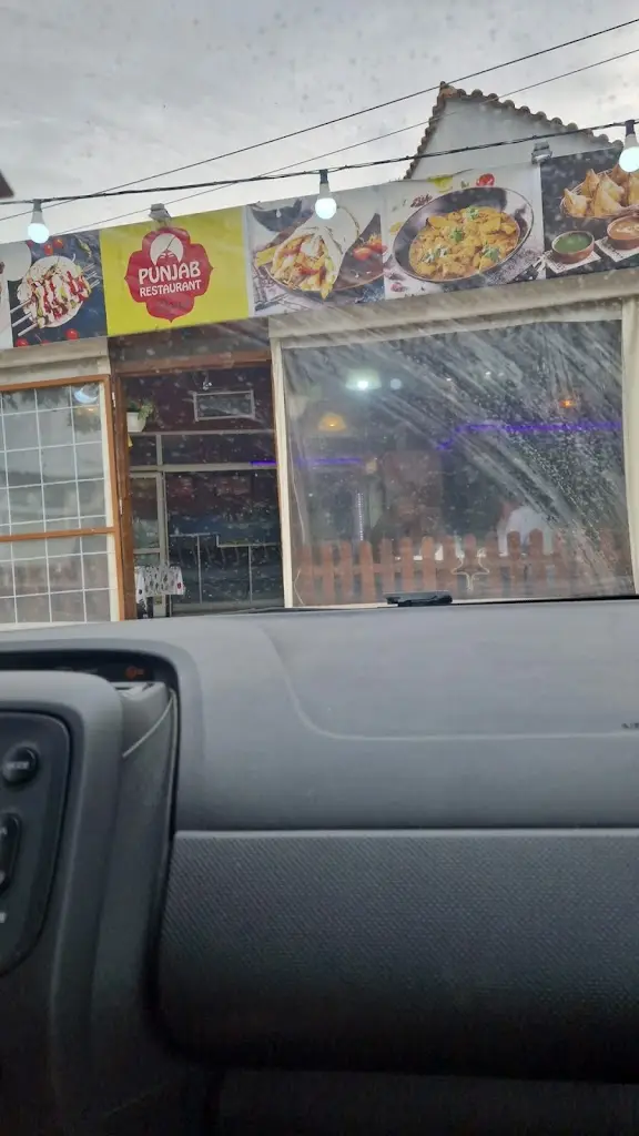 Grace Robbins_Punjab restaurant rana_Marathónas_review