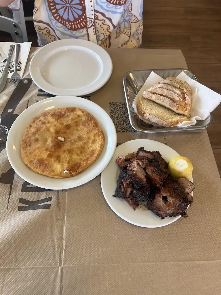 Mitchell_Taverna Kriekoukis_Mándra_review