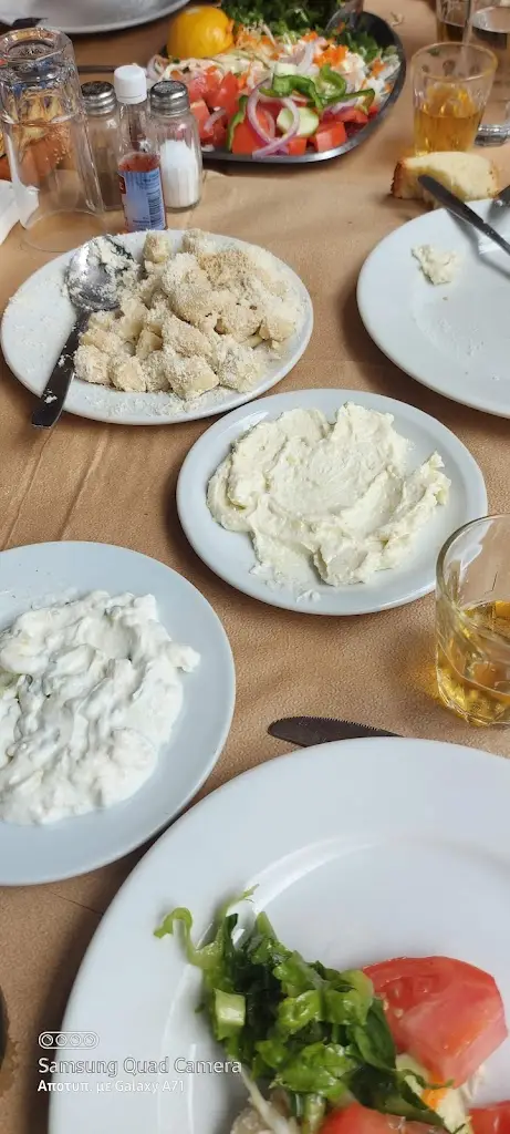 Argiris Gerakis_Ταβερνα-Κρεοπωλειο Μαρουγκας_Mándra_Bewertung